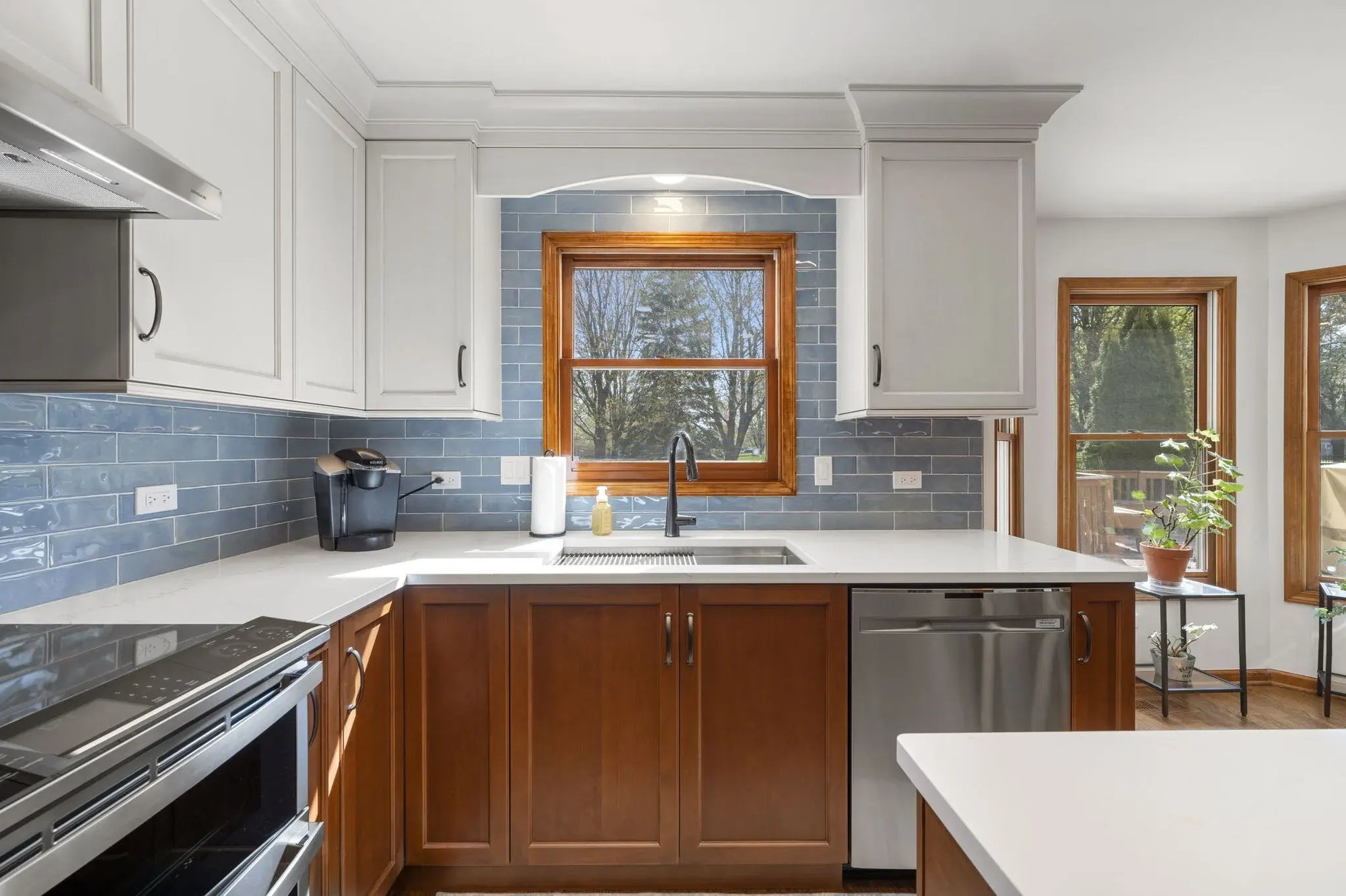 8-web-or-mls-233-fairway-dr