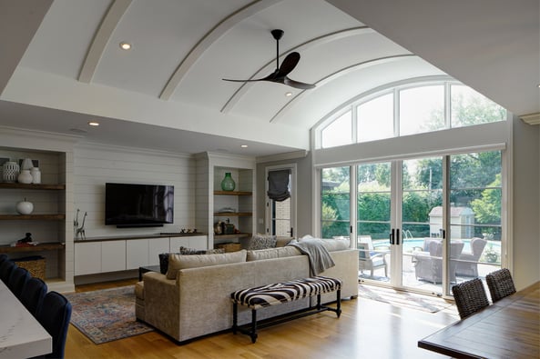 Living room with arched vaulted ceilings 