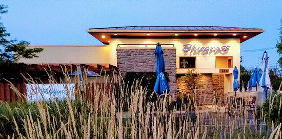 Outside of bluegrass in Highland Park 