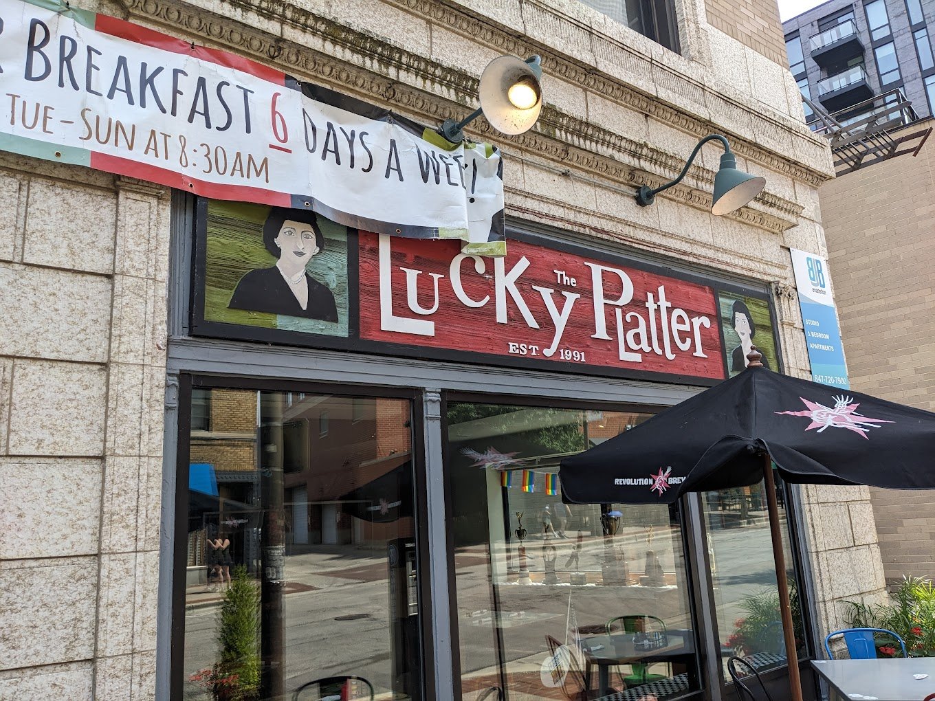 lucky platter diner in Evanston