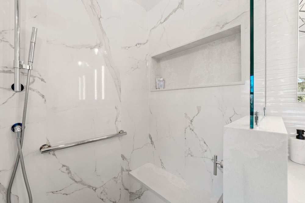14-web-or-mls-1360-lorraine-pl
