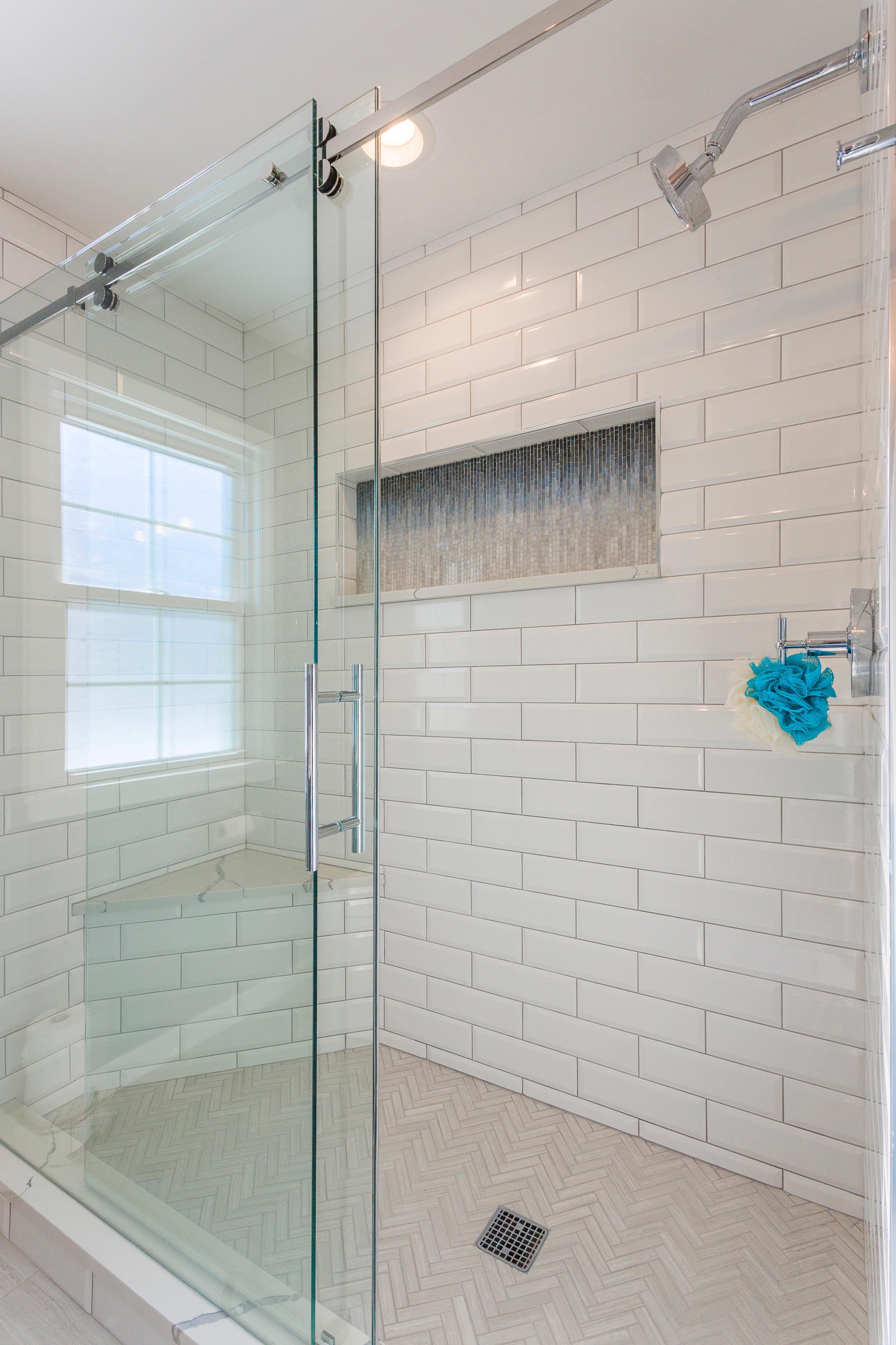 1305 Mayfair_Lav_02