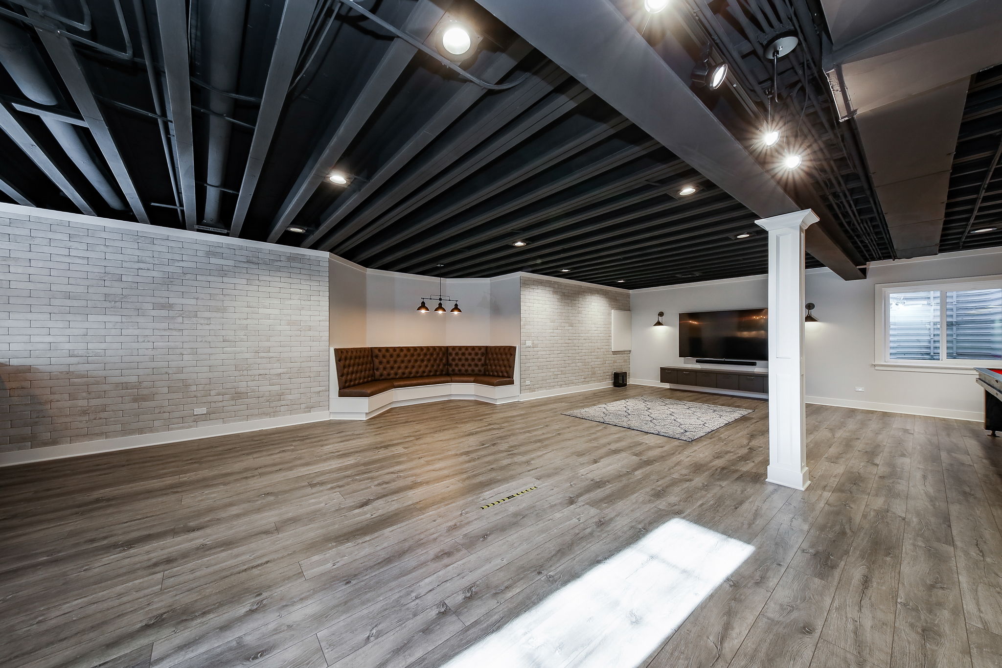 2-web-or-mls-1130 N Walnut Ave-6