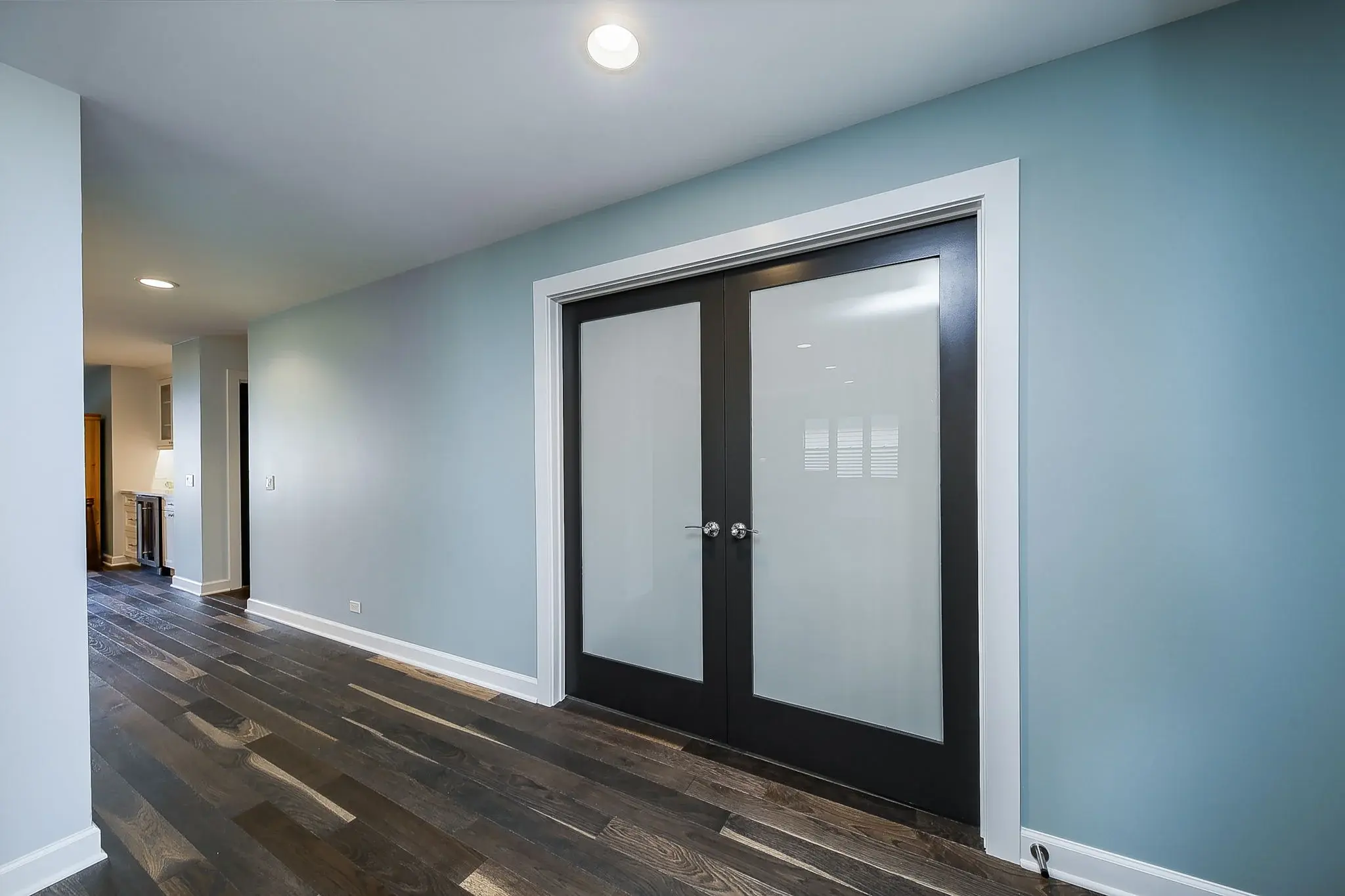 2-web-or-mls-Hallway