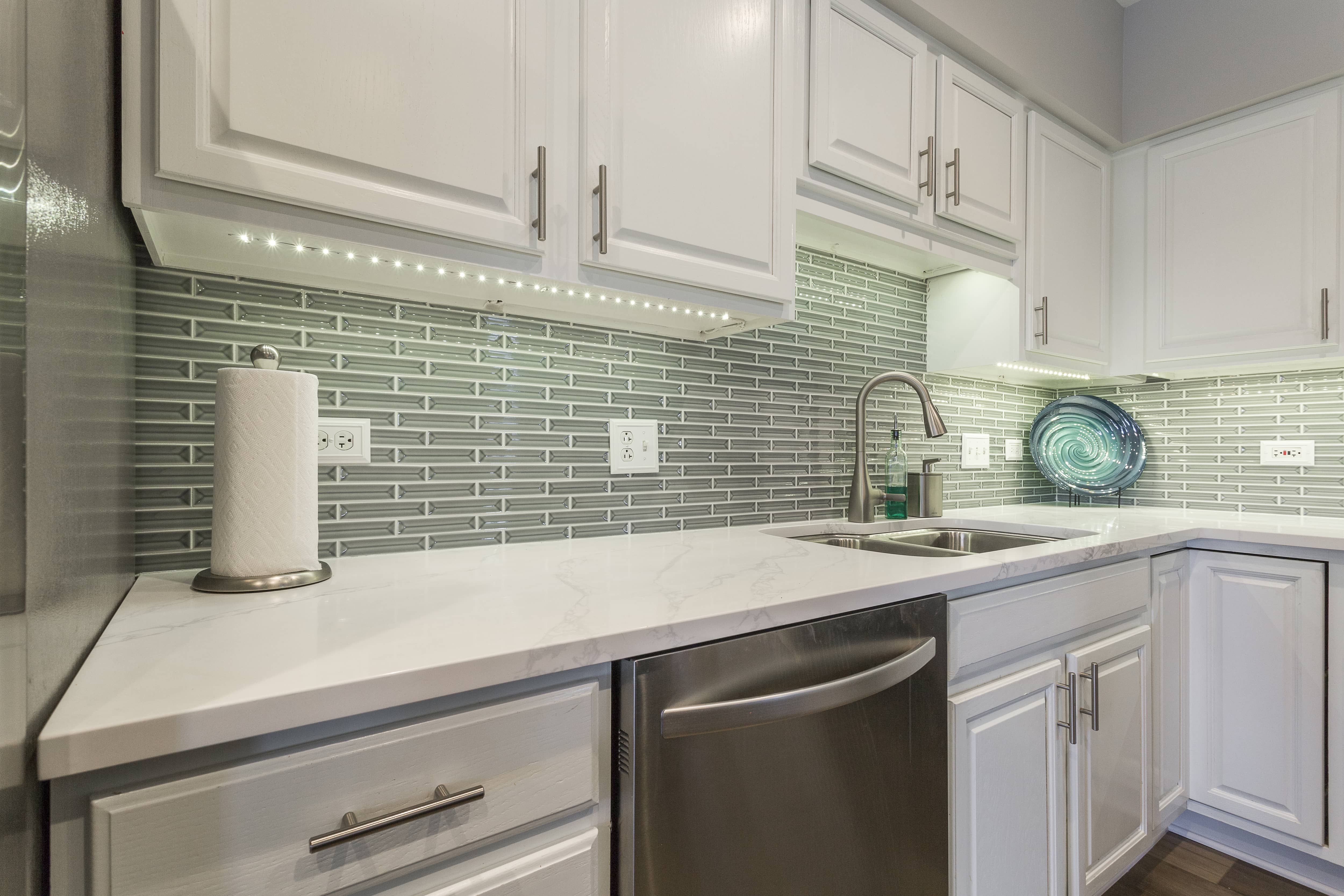 200 W Campbell_Kitchen_09-min