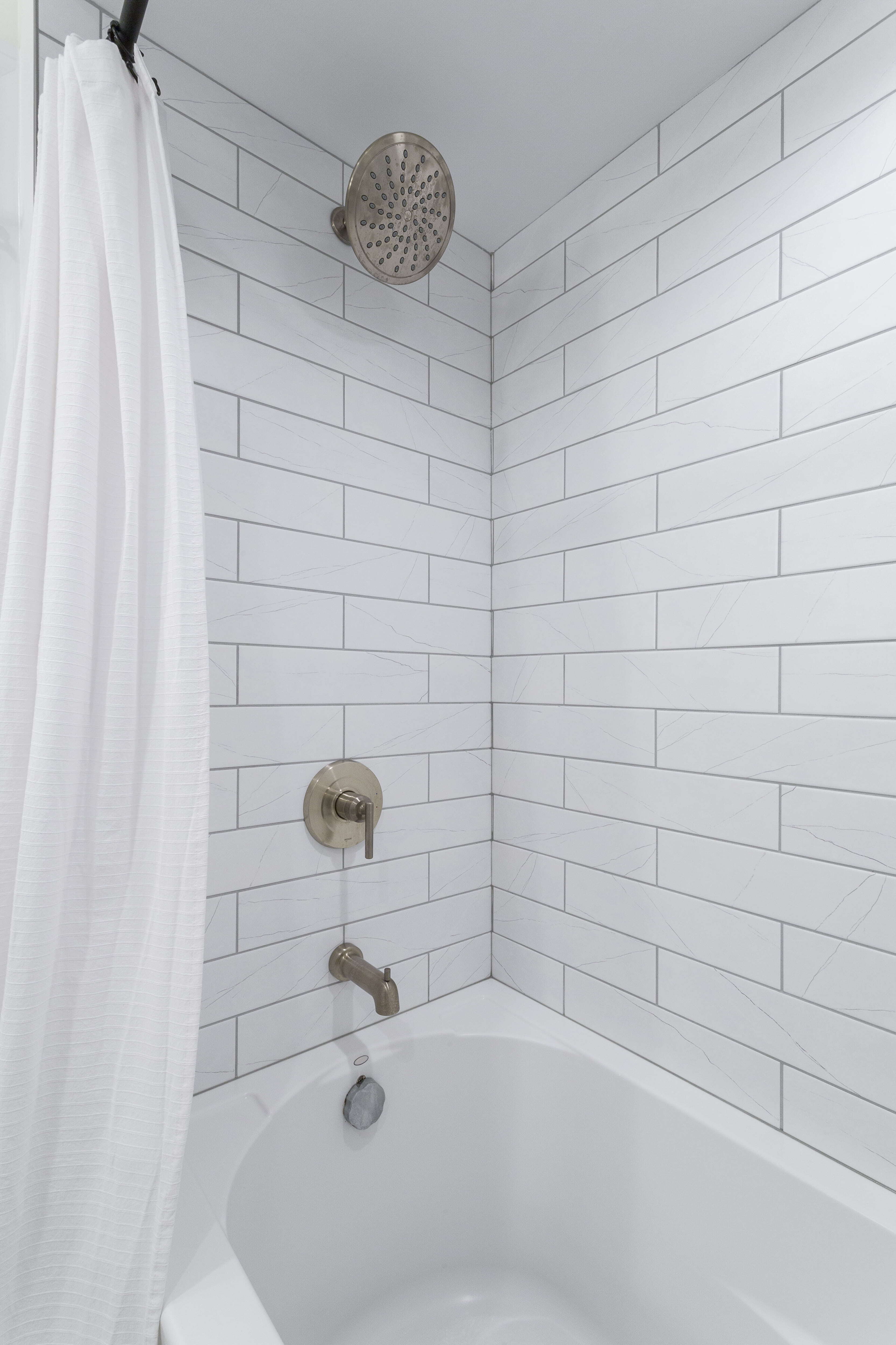 https://5237130.fs1.hubspotusercontent-na1.net/hubfs/5237130/205%20S%20Windsor%20Dr_Lav_06-min.jpg