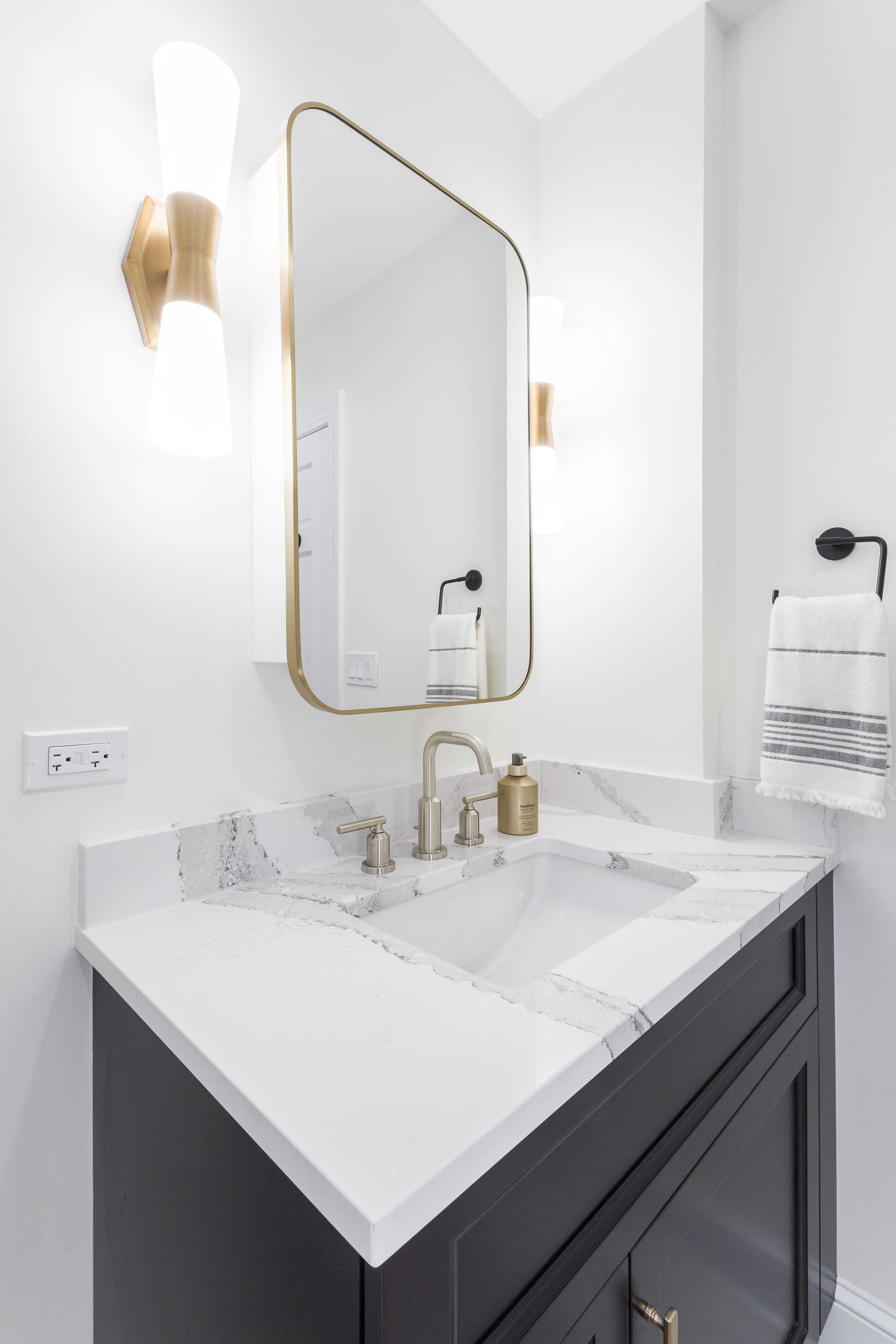 205 S Windsor Dr_Lav_10-min