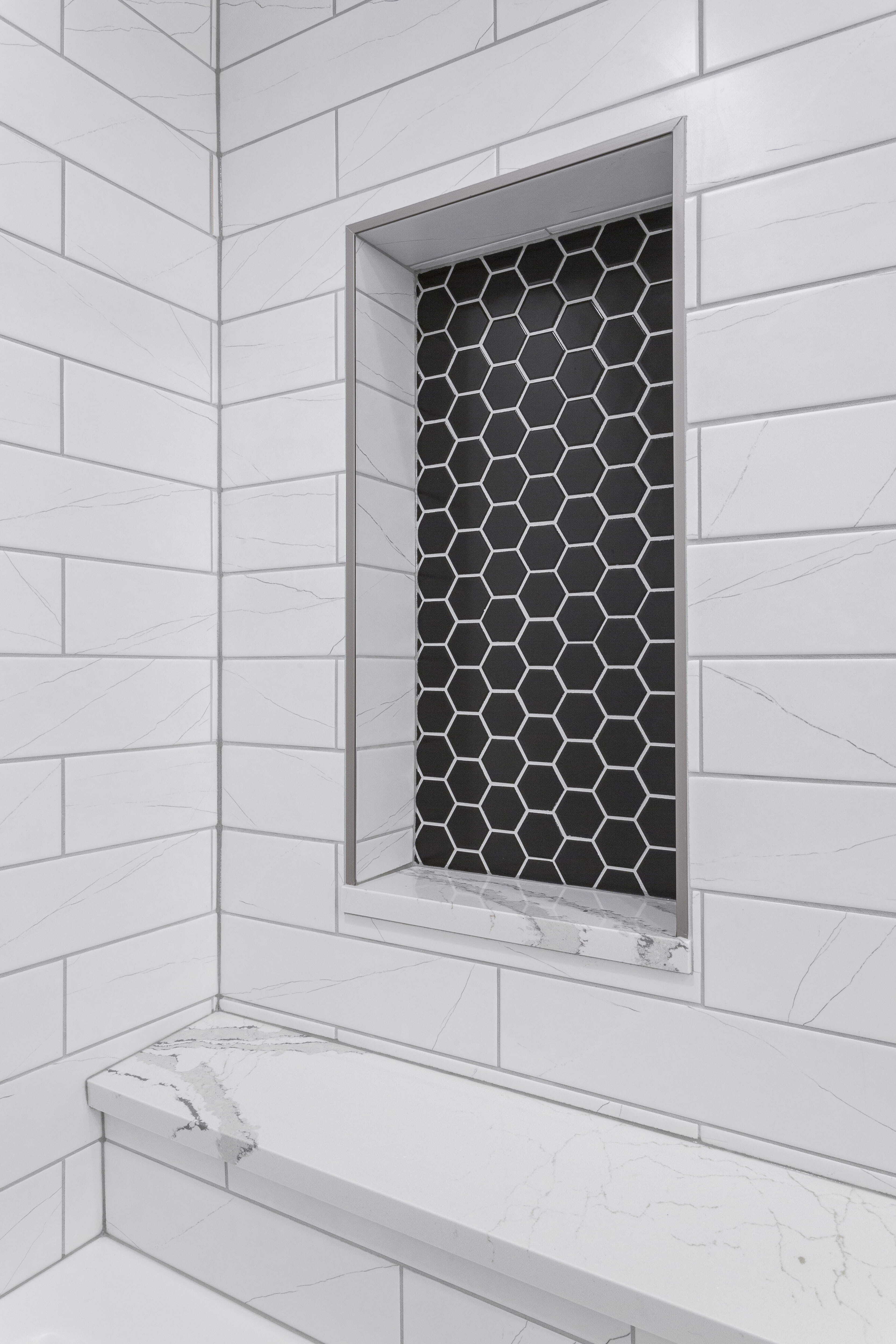 https://5237130.fs1.hubspotusercontent-na1.net/hubfs/5237130/205%20S%20Windsor%20Dr_Lav_13-min.jpg