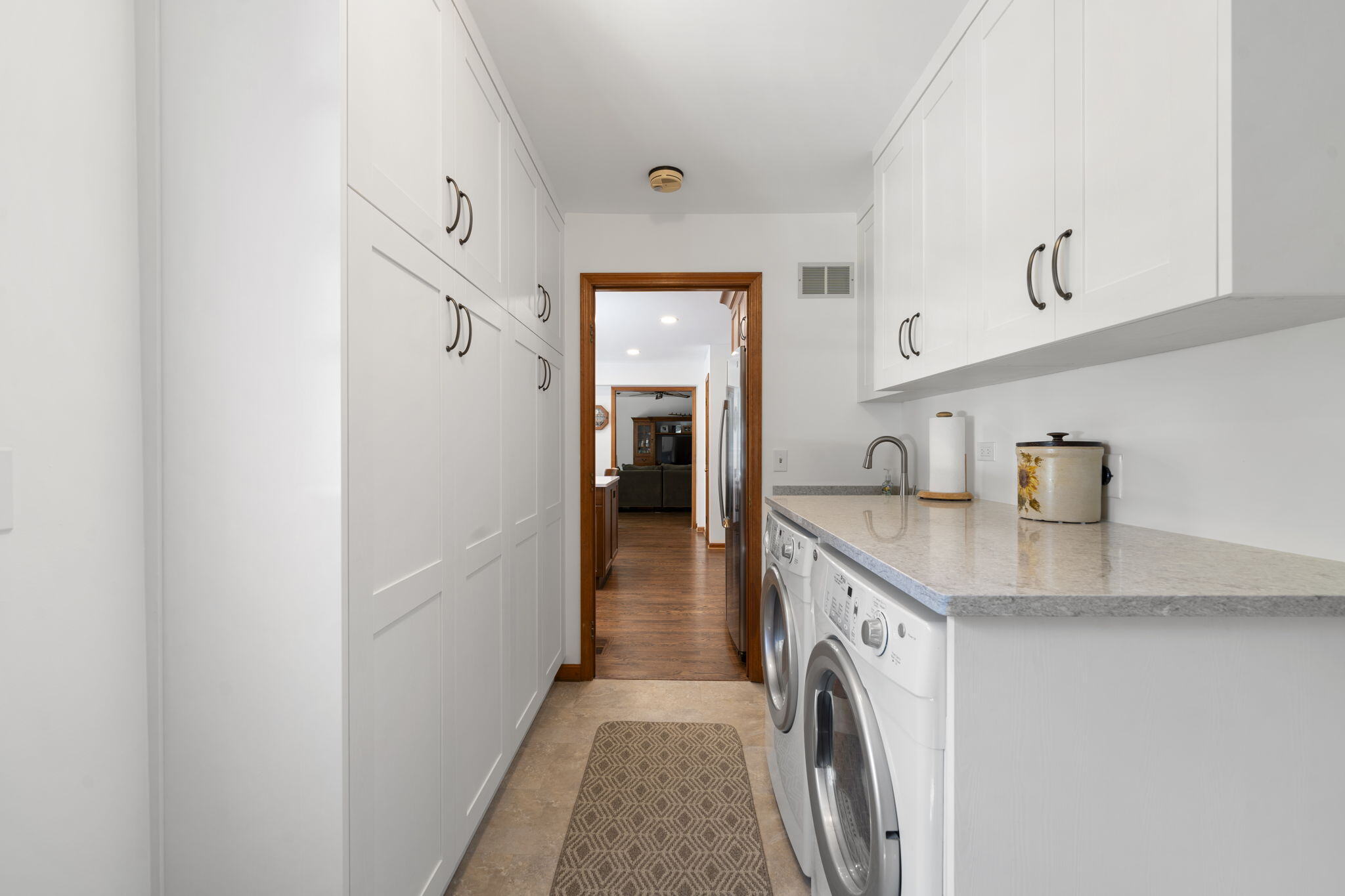 23-web-or-mls-233-fairway-dr