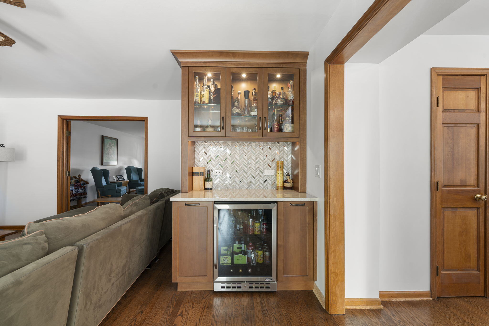 27-web-or-mls-233-fairway-dr