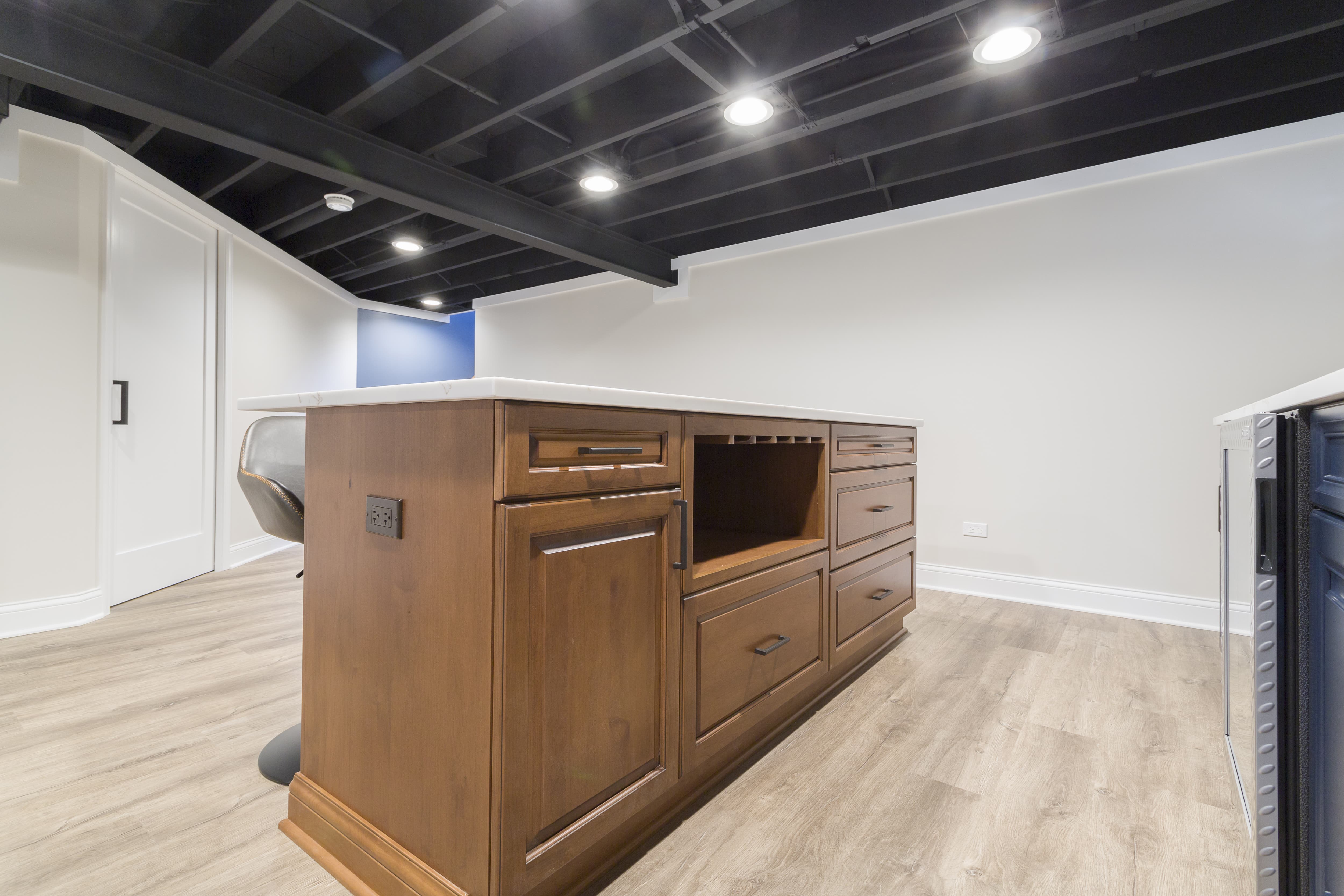 https://5237130.fs1.hubspotusercontent-na1.net/hubfs/5237130/321%20S%20Crestwod_BasementRemodel_15-min.jpg