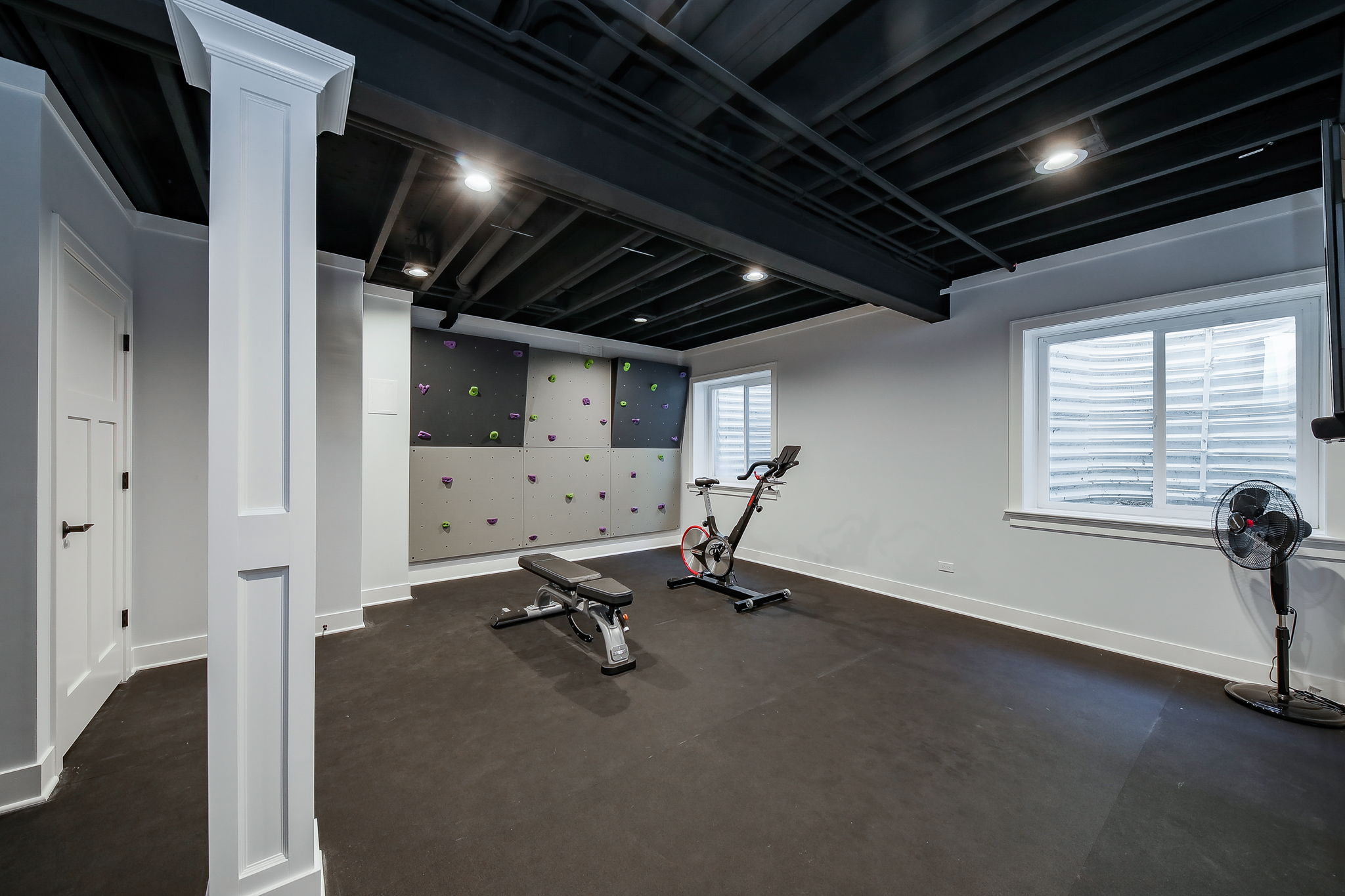 7-web-or-mls-1130 N Walnut Ave-1