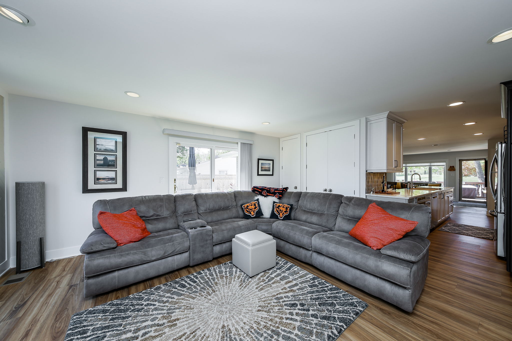 9-web-or-mls-Family room