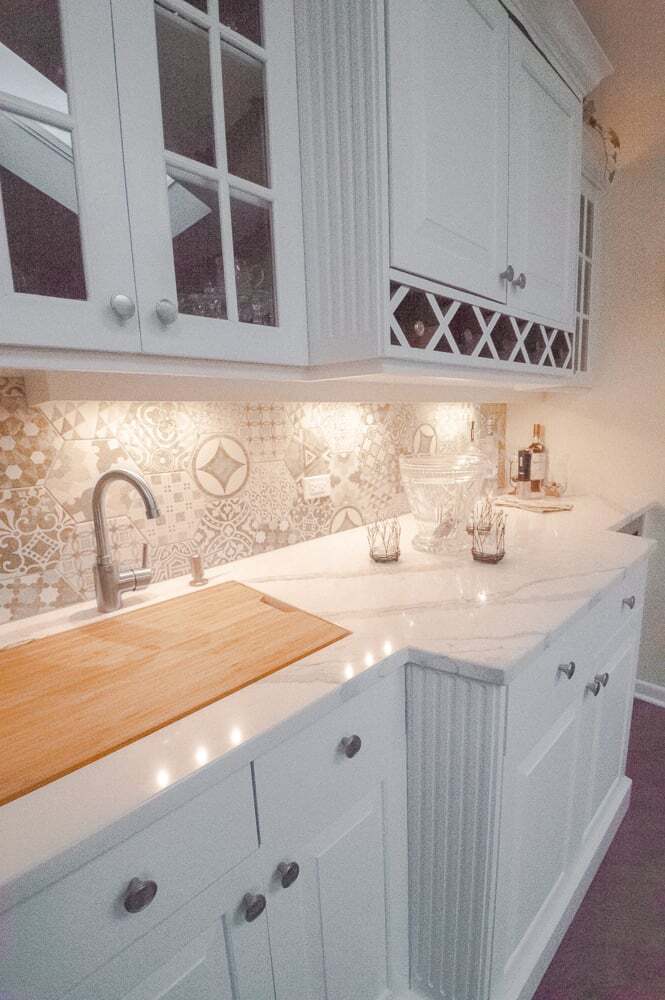 https://5237130.fs1.hubspotusercontent-na1.net/hubfs/5237130/Arlington%20Heights%20Custom%20Kitchen%2014.jpg