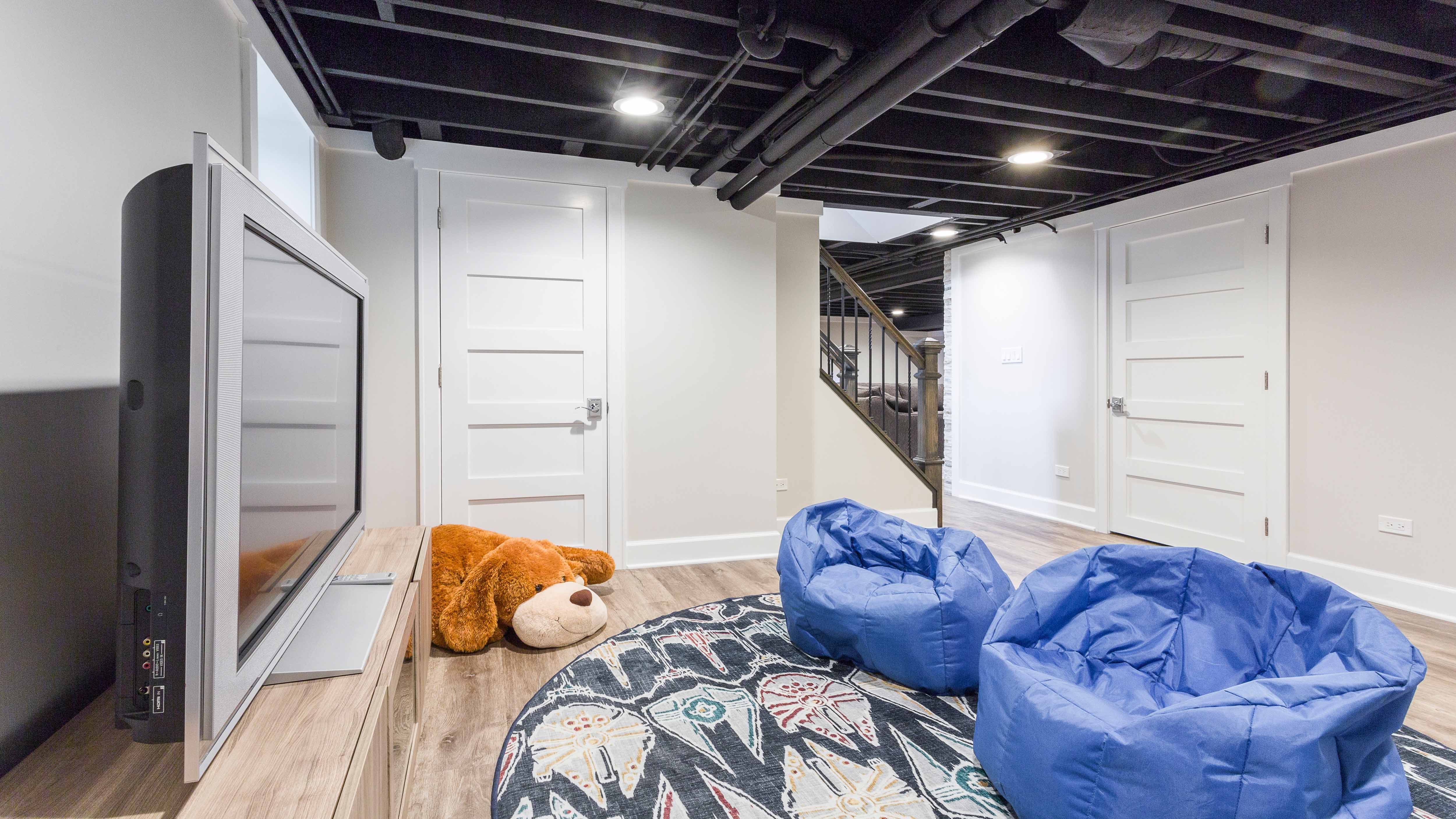 Basement_403 E Eastman_23