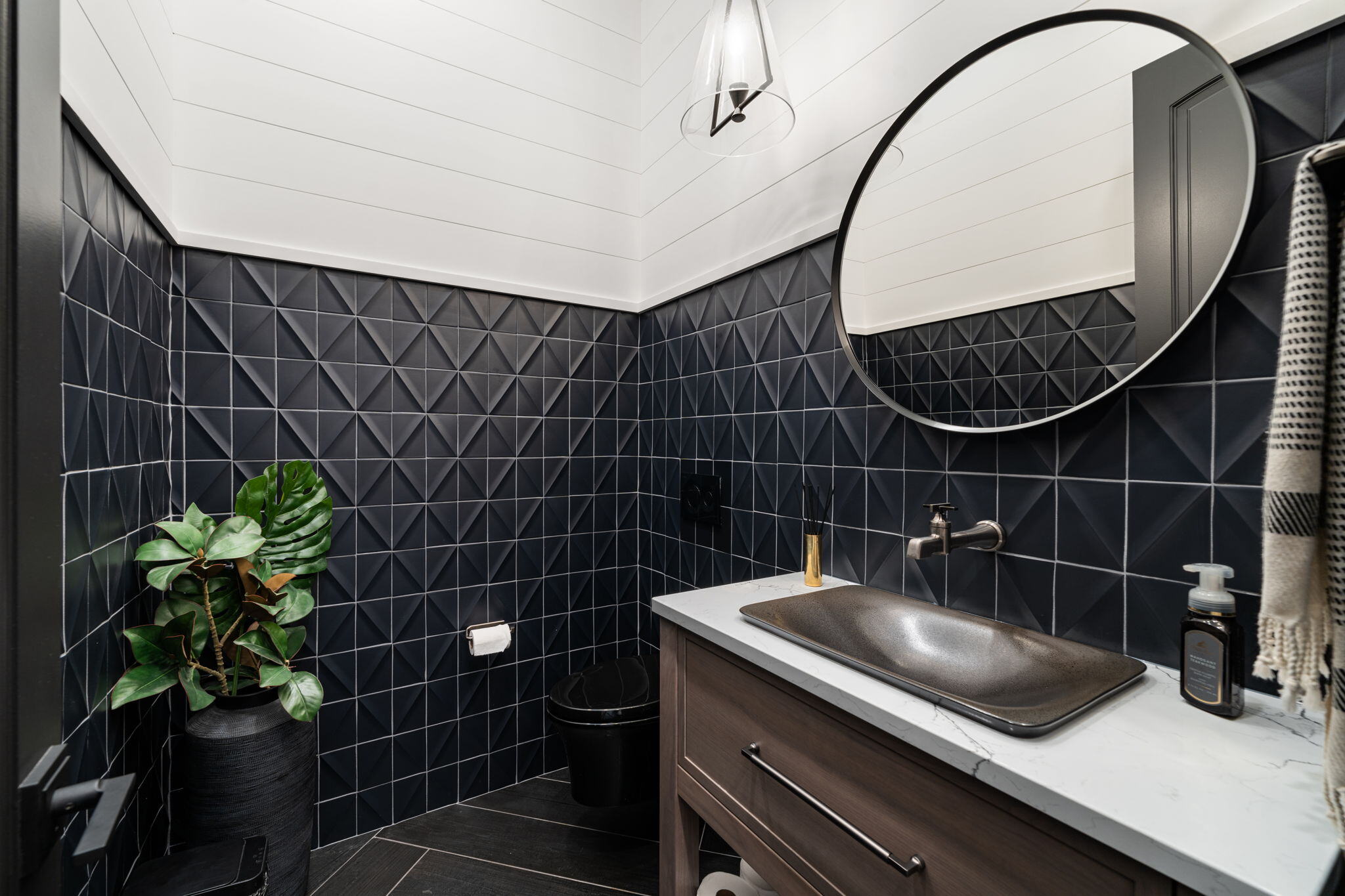 121-web-or-mls-1001-n-forrest-ave