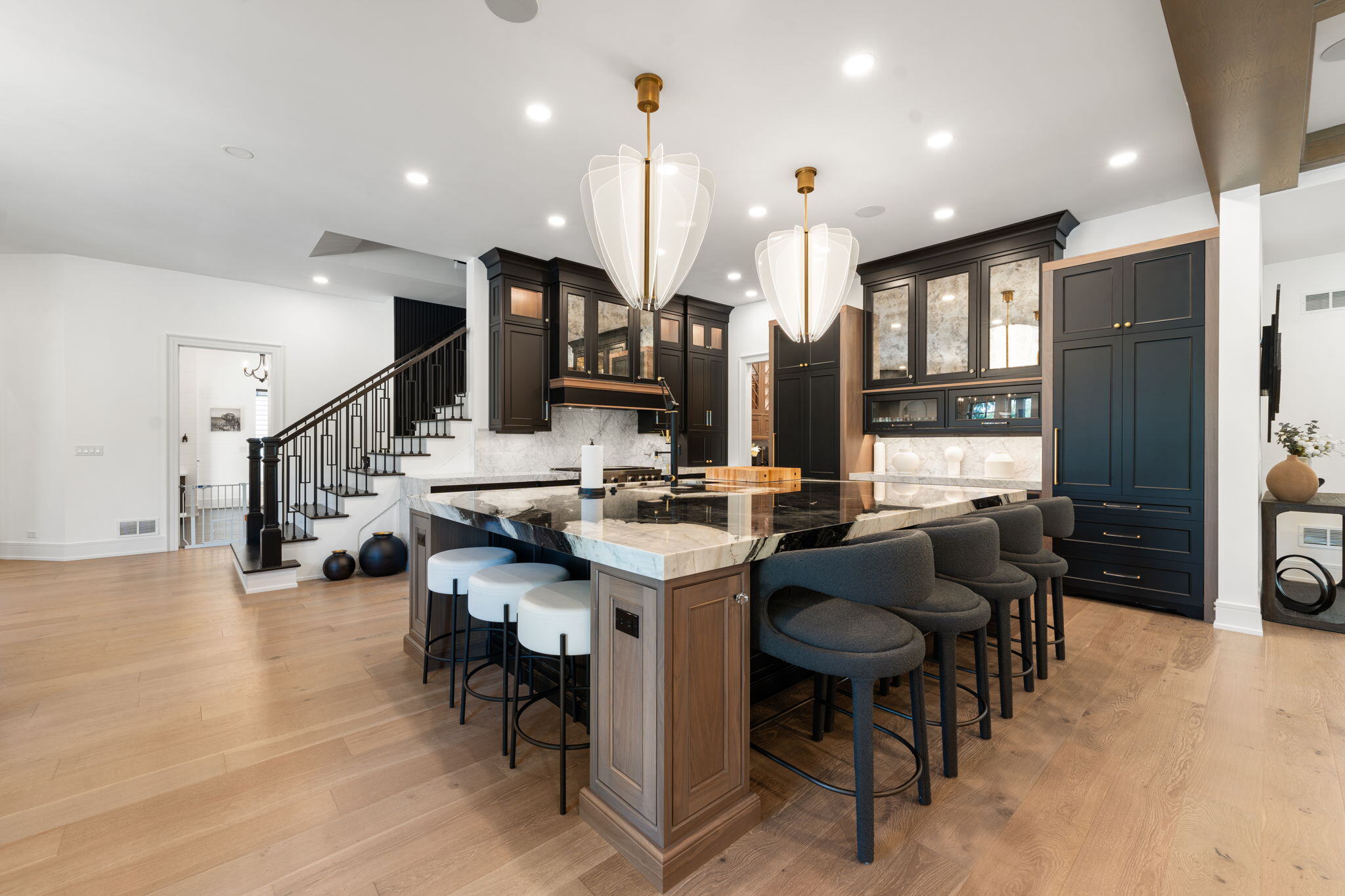 37-web-or-mls-1001-n-forrest-ave