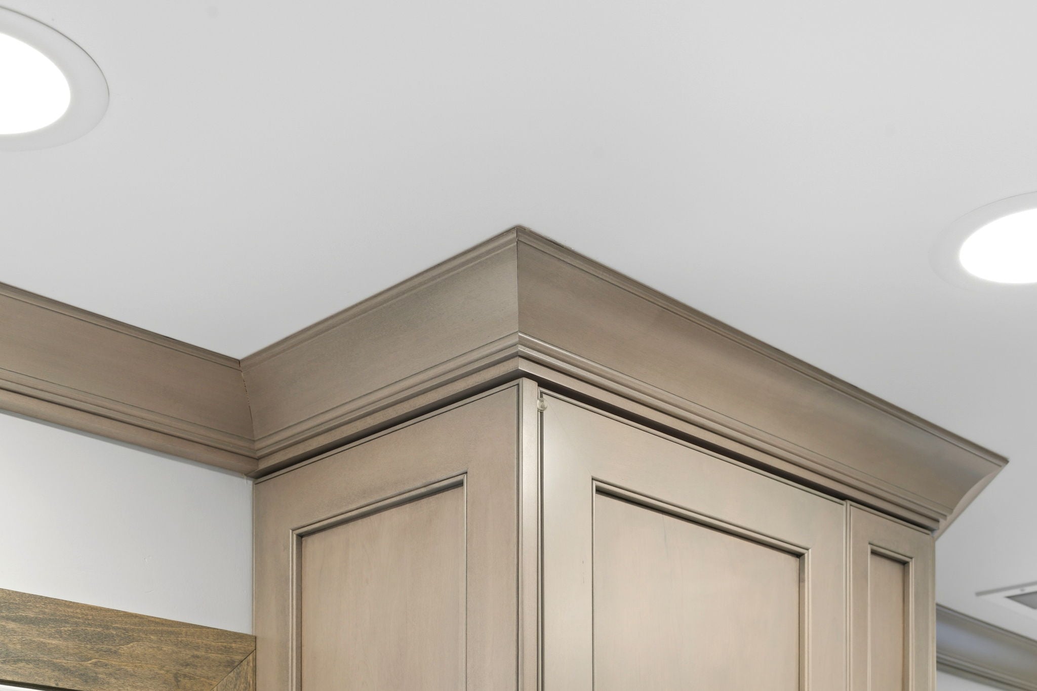 https://5237130.fs1.hubspotusercontent-na1.net/hubfs/5237130/Images/2.1%20Portfolio%20Page%20/Kitchen%20-%20Broadhead/15-web-or-mls-1889-maple-ave-unit-n5.jpg