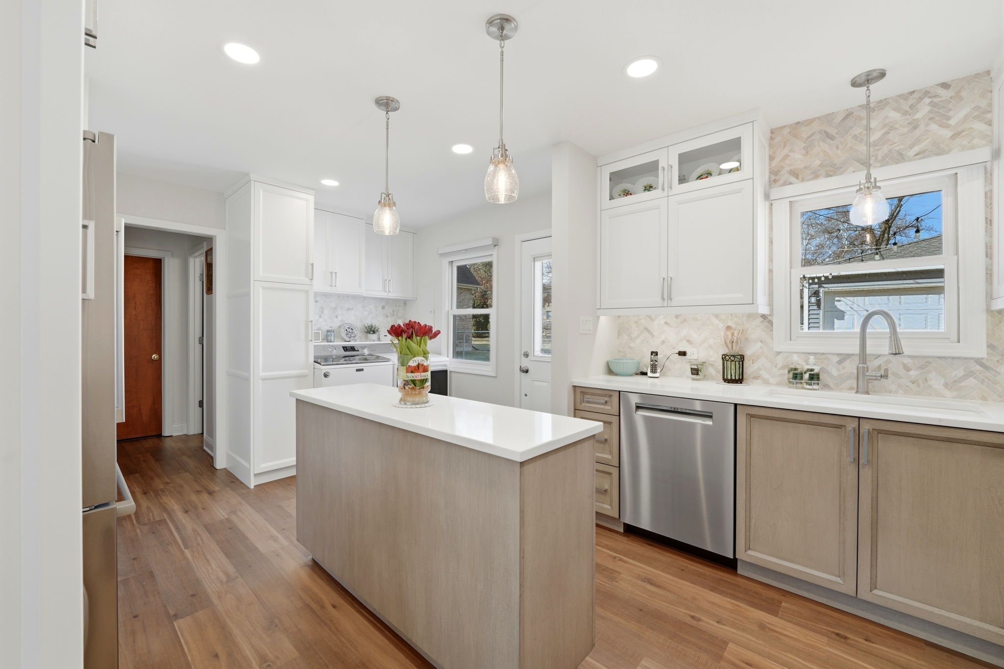 4-web-or-mls-838-n-hickory-ave