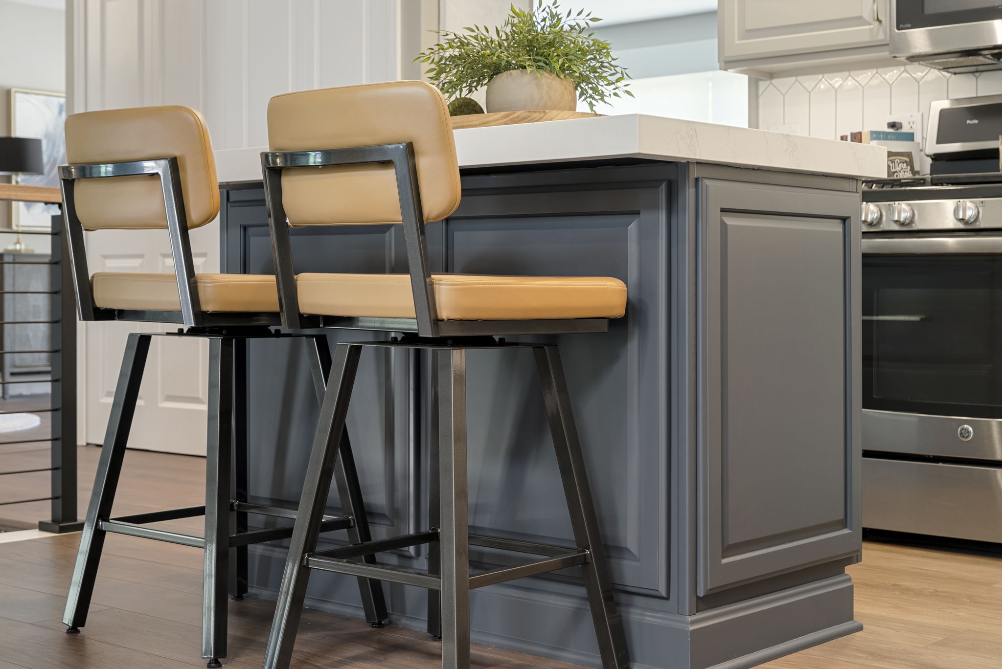 https://5237130.fs1.hubspotusercontent-na1.net/hubfs/5237130/Images/2.1%20Portfolio%20Page%20/Kitchen%20and%20Bath-%20Delarco/12-web-or-mls-405-langley-ct.jpg