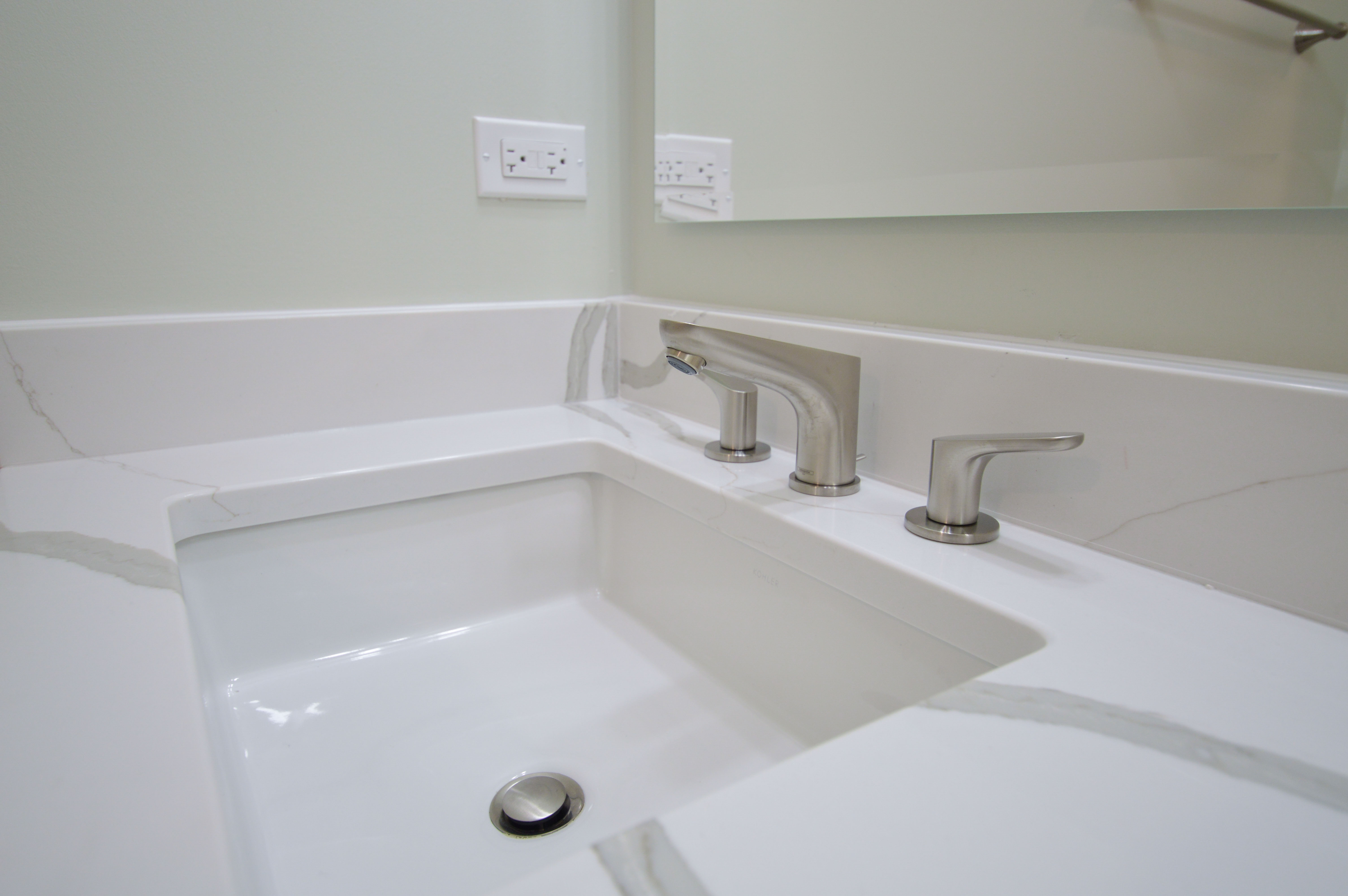 https://5237130.fs1.hubspotusercontent-na1.net/hubfs/5237130/Jankelovitz%20%20bathrooms%20part%202.jpg
